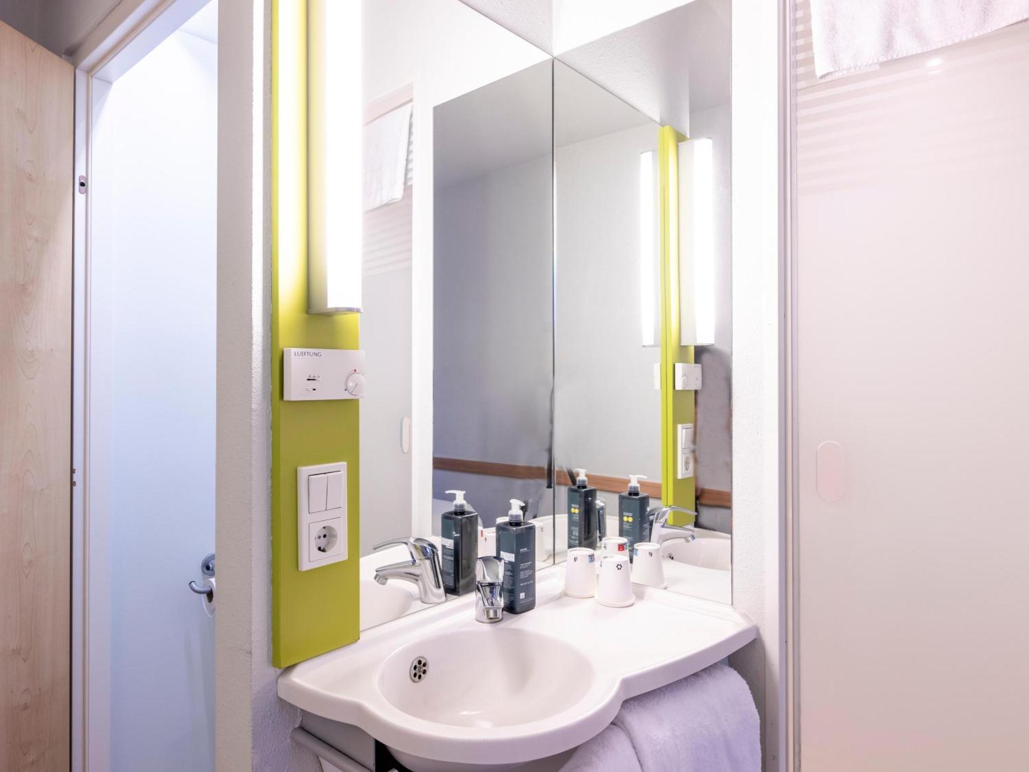 B&B Hotel Kassel-Lohfelden Ngoại thất bức ảnh